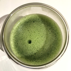 Pique matcha whisked with bubbles