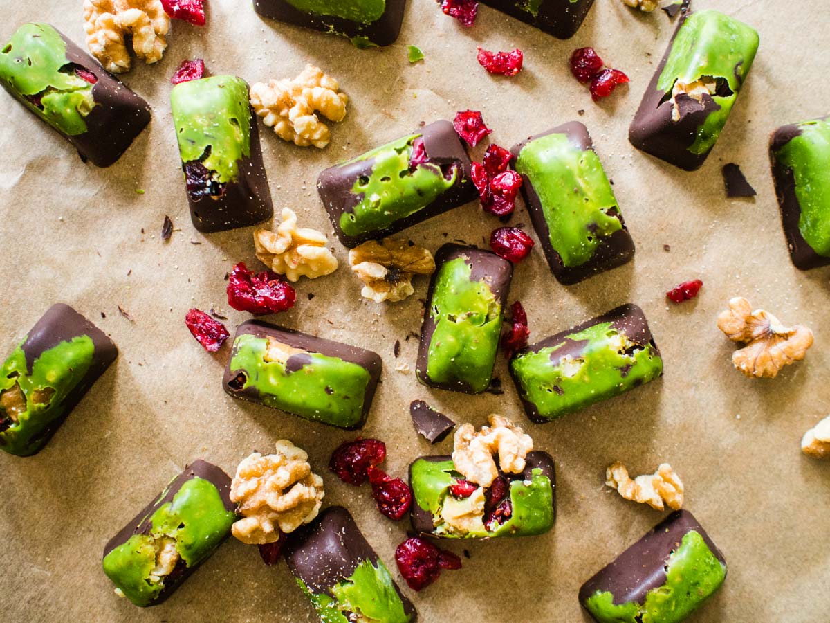 Holiday Matcha Dark Chocolate Bites | Matcha Reviews